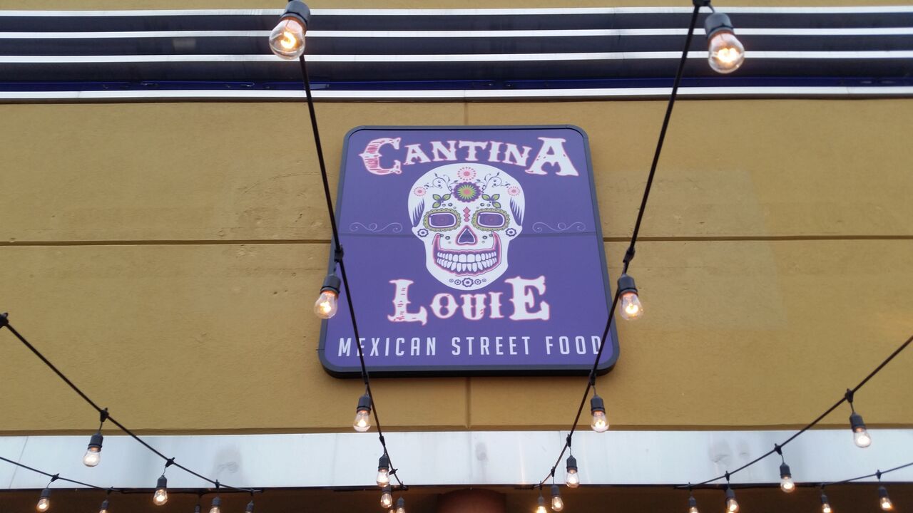 Cantina Louie - Sign